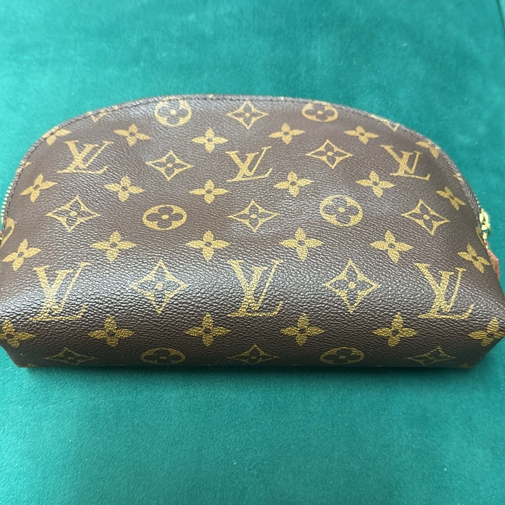 Louis Vuitton Cosmetic Pouch GM - Picture 10 of 10